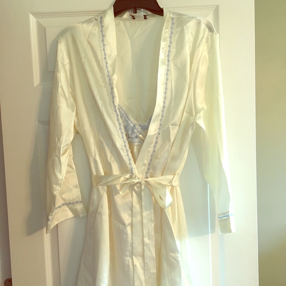 Robe and Nightie set